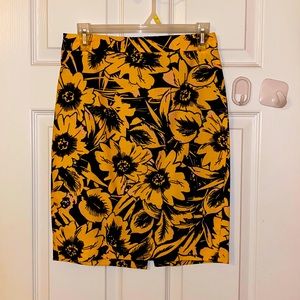 Patterned pencil skirt